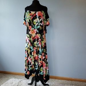 NWT Shoulder peek a boo dress